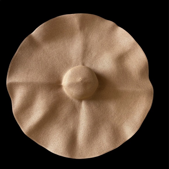 Soooo EXTRA! Large Sombrero Sun Hat 👒 - Picture 5 of 5